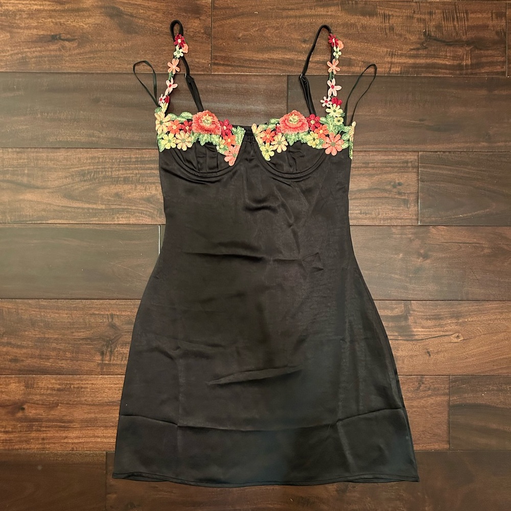 Princess Polly Kenzie mini dress in black floral size 2 bnwt